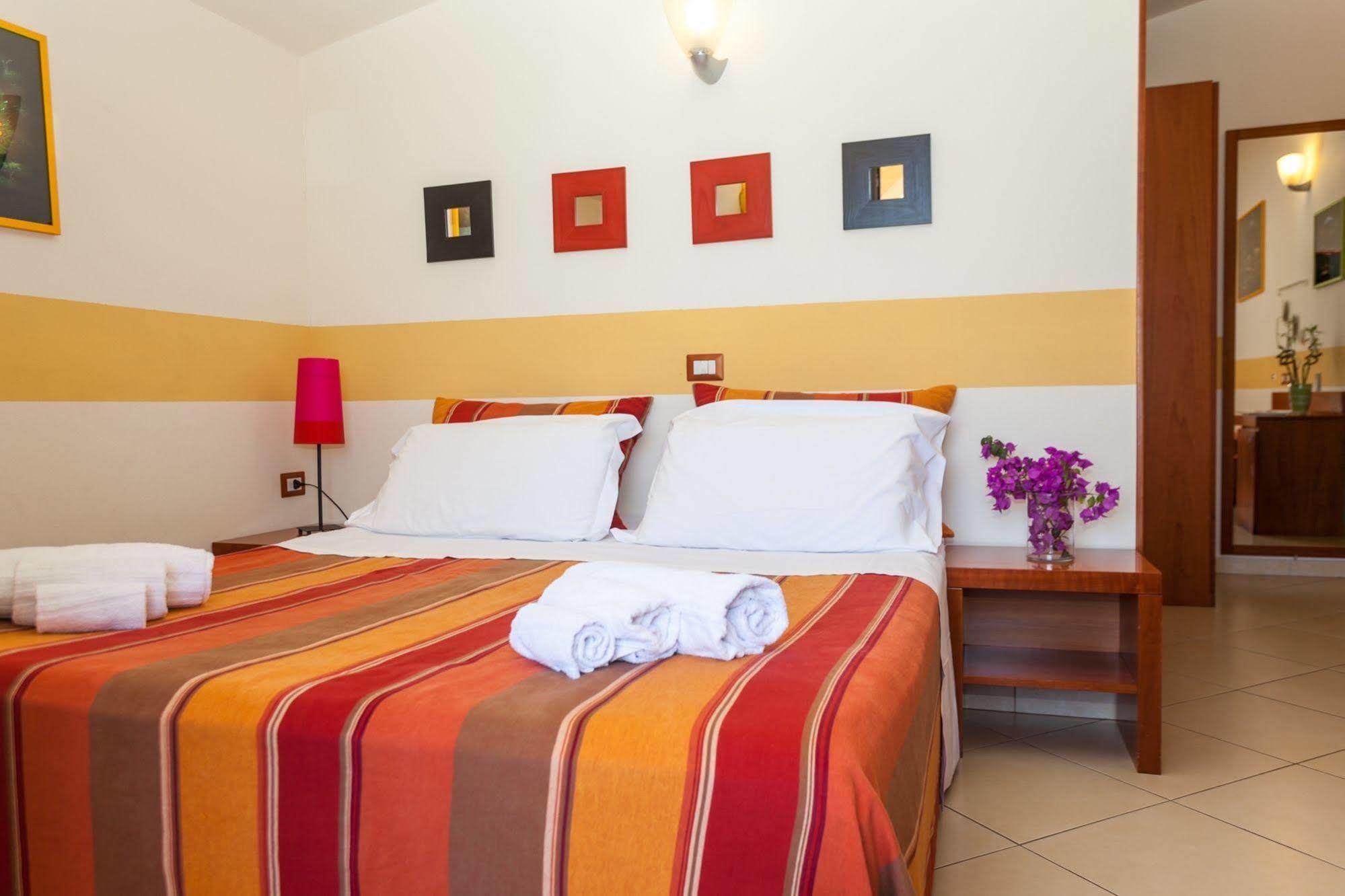 Frühstückspension Sunset B&b/apartments 3*