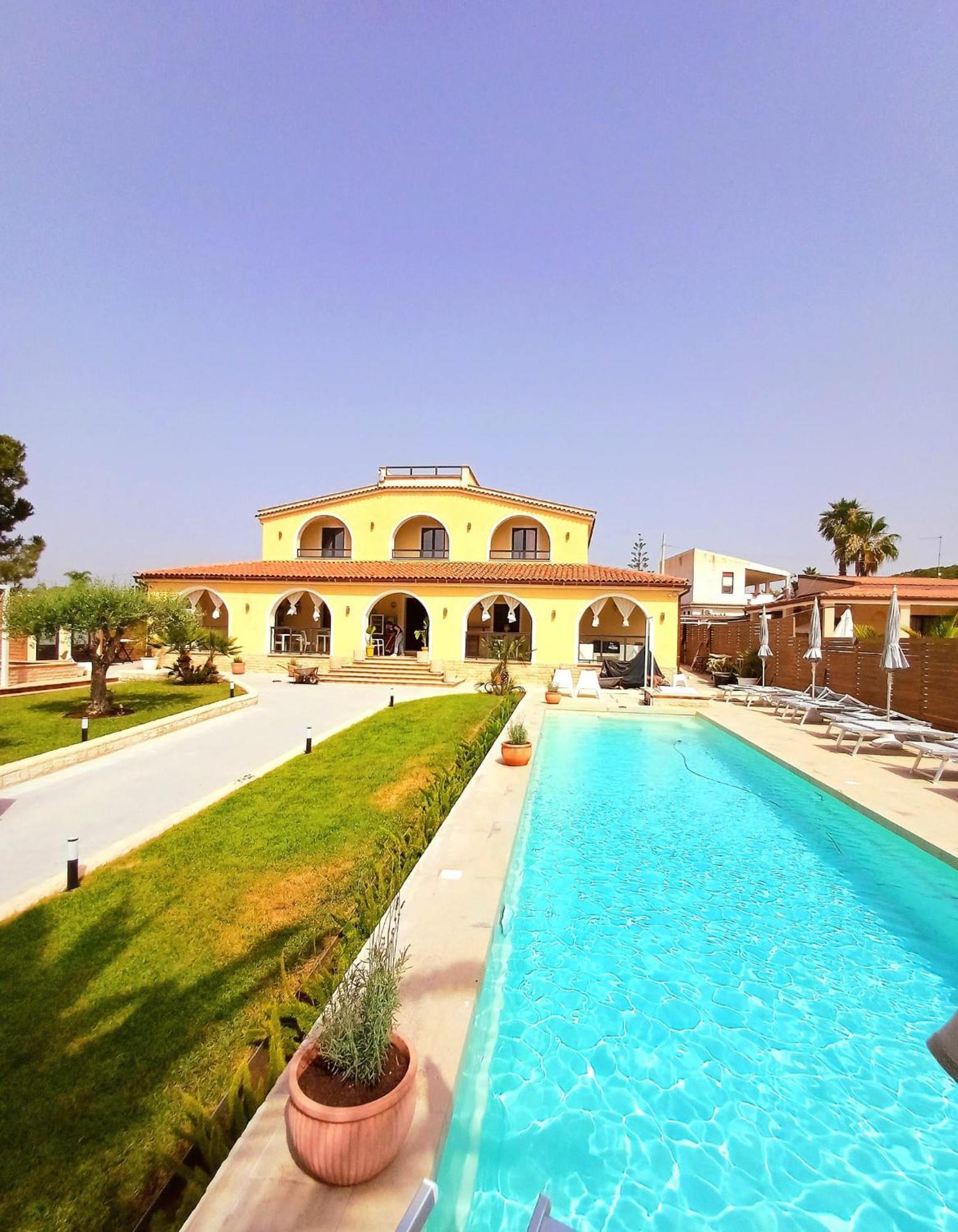 Sunset B&b/apartments 3*